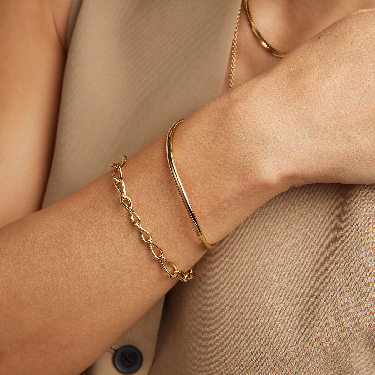 Infinite Chain Bracelet in Gold