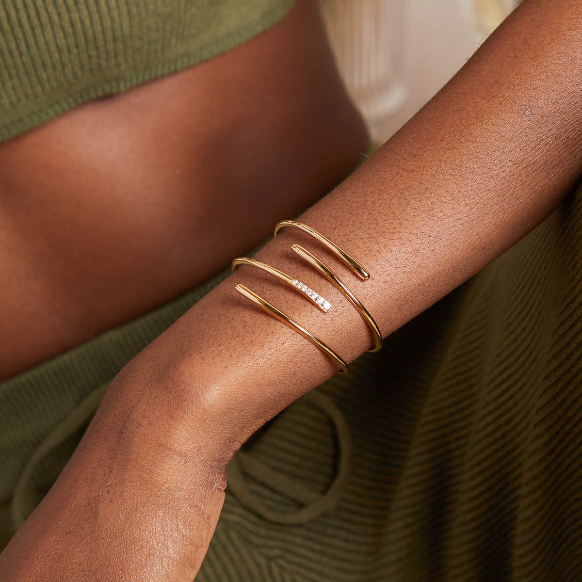 Twist Cuff in Gold
