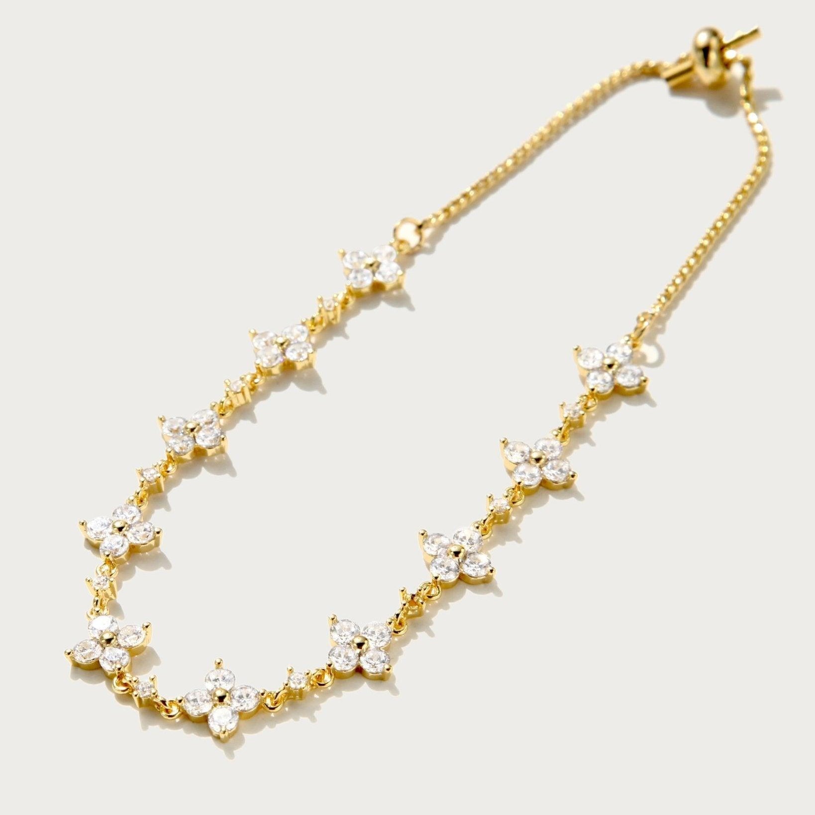 clover leaf bracelet detail view 1
