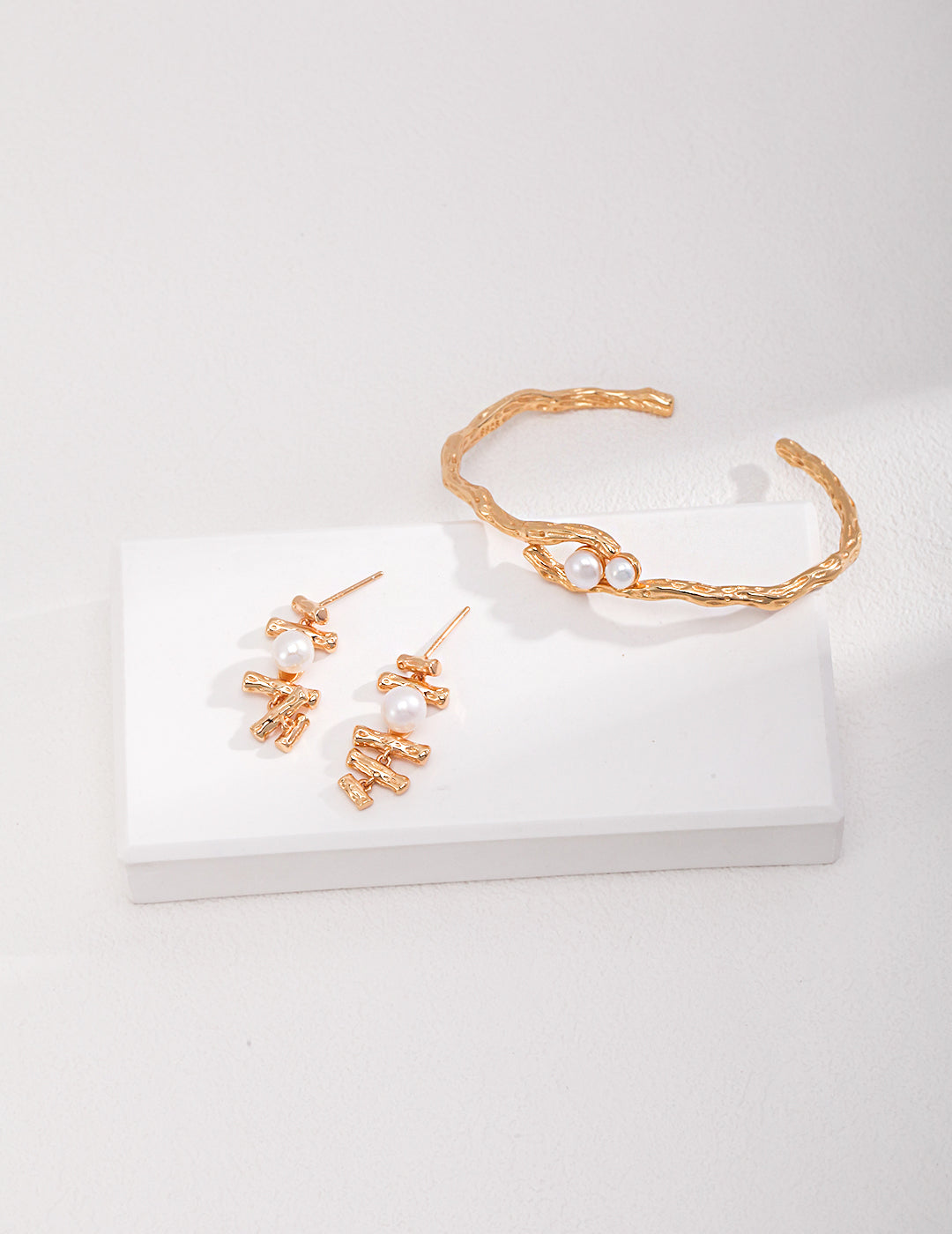 S925 Vintage Gold Sterling Silver Natural Pearl Bangle
